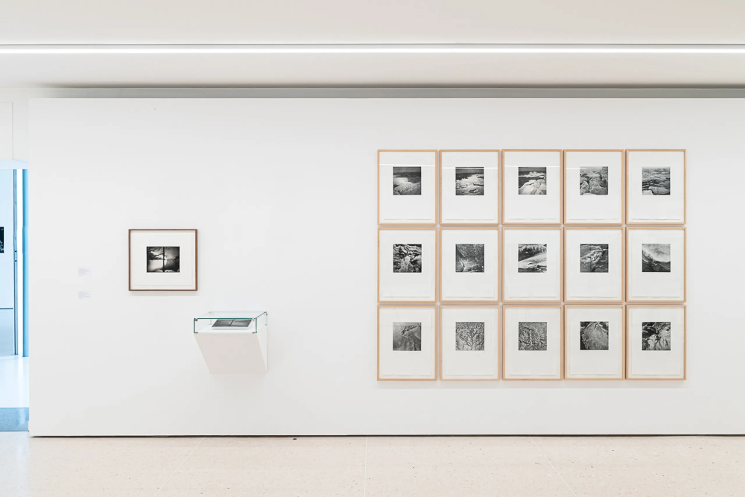 Exhibition views «Guido Baselgia – The materiality of light and the colours of the air», 2023 © Jorit Aust