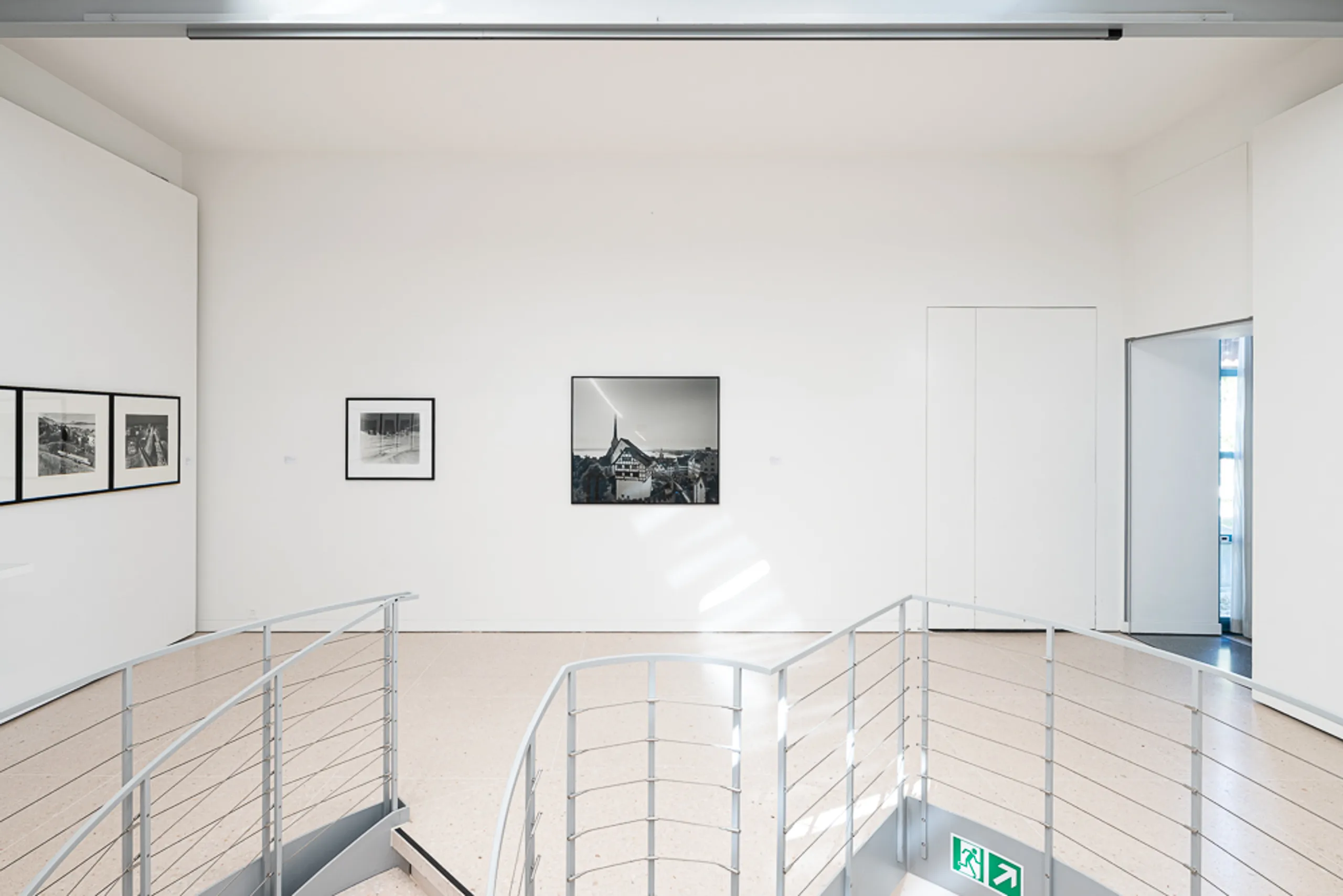 Exhibition views «Guido Baselgia – The materiality of light and the colours of the air», 2023 © Jorit Aust